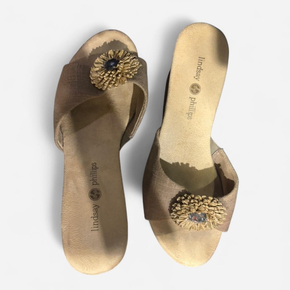 tan flower wedge y2k inspired